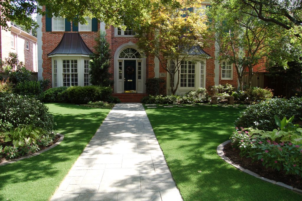 Artificial landscape turf at Oklahoma home