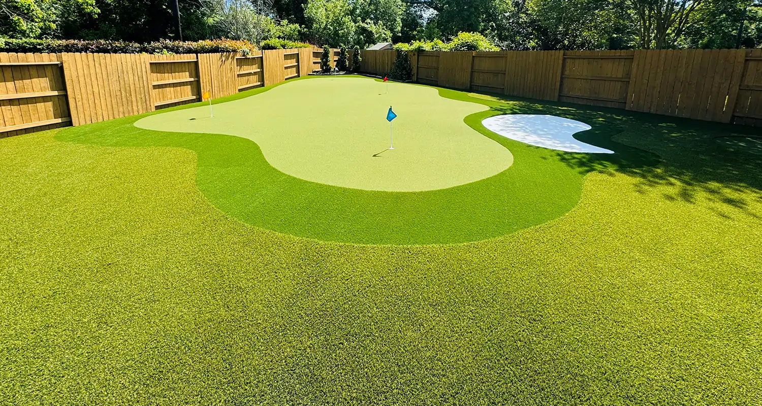 Backyard putting green installed by SYNLawn